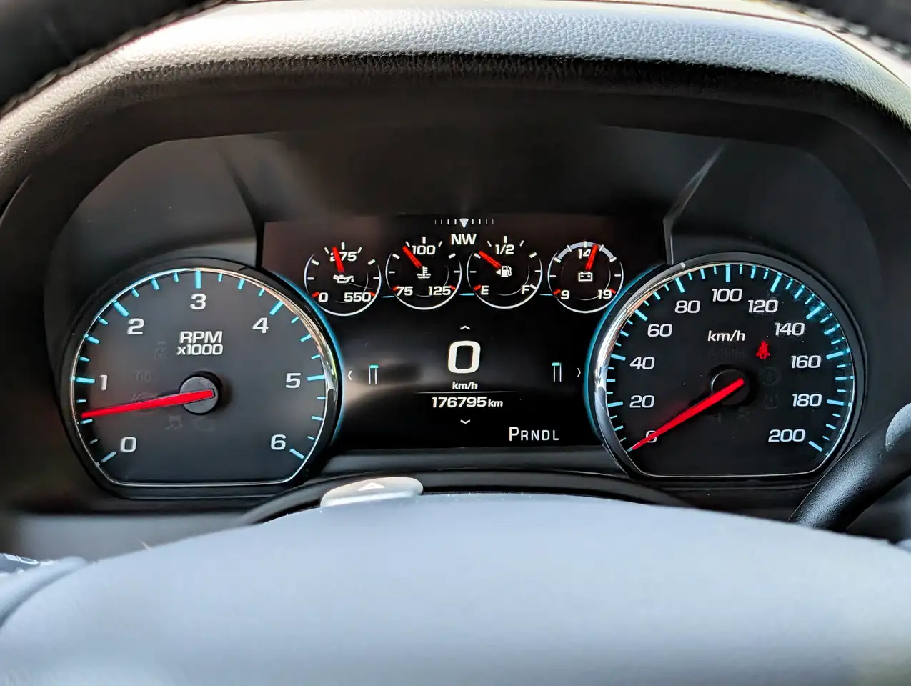 GMC Yukon снимка GMC Yukon