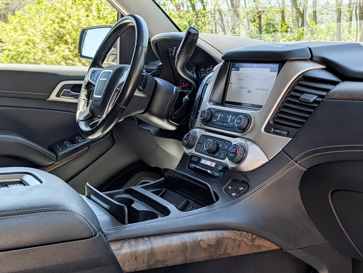 GMC Yukon снимка GMC Yukon
