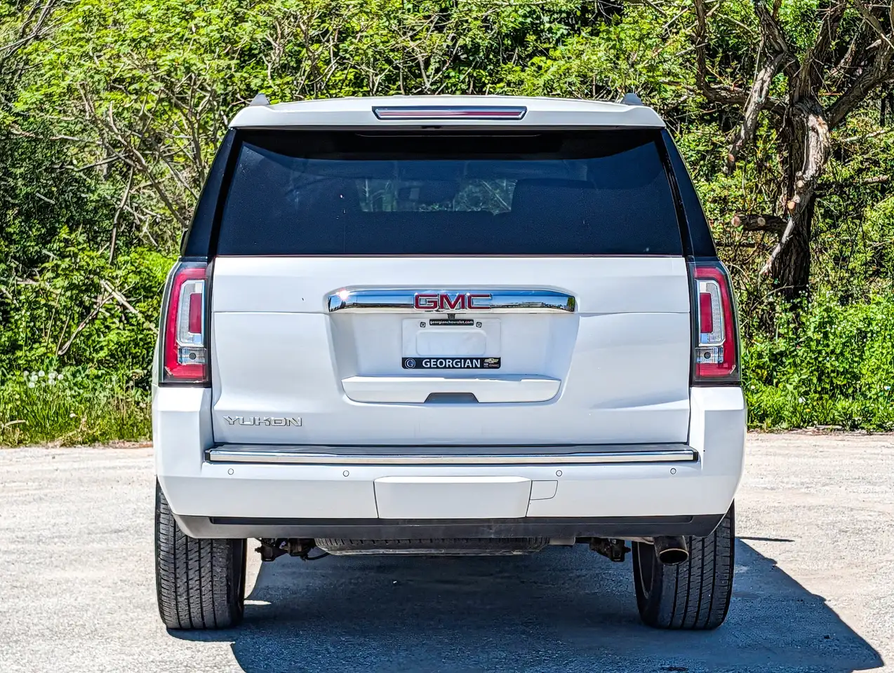 GMC Yukon снимка GMC Yukon