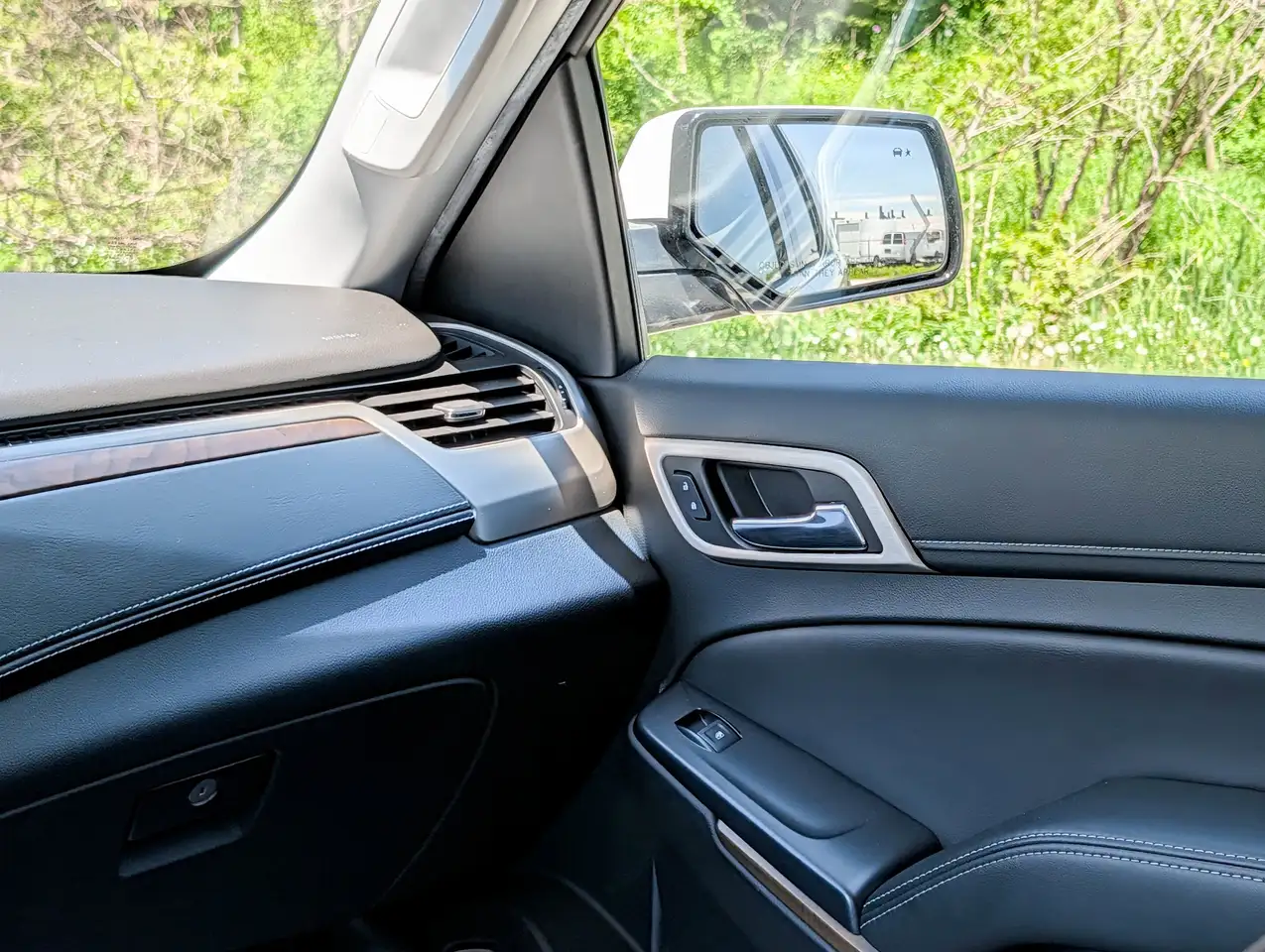 GMC Yukon снимка GMC Yukon