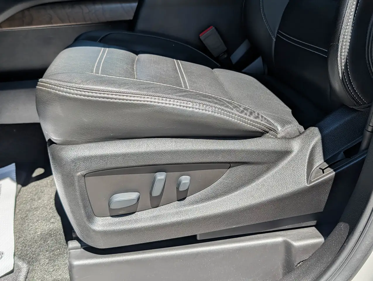GMC Yukon снимка GMC Yukon