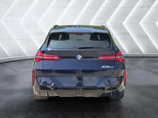 BMW X3 view 3