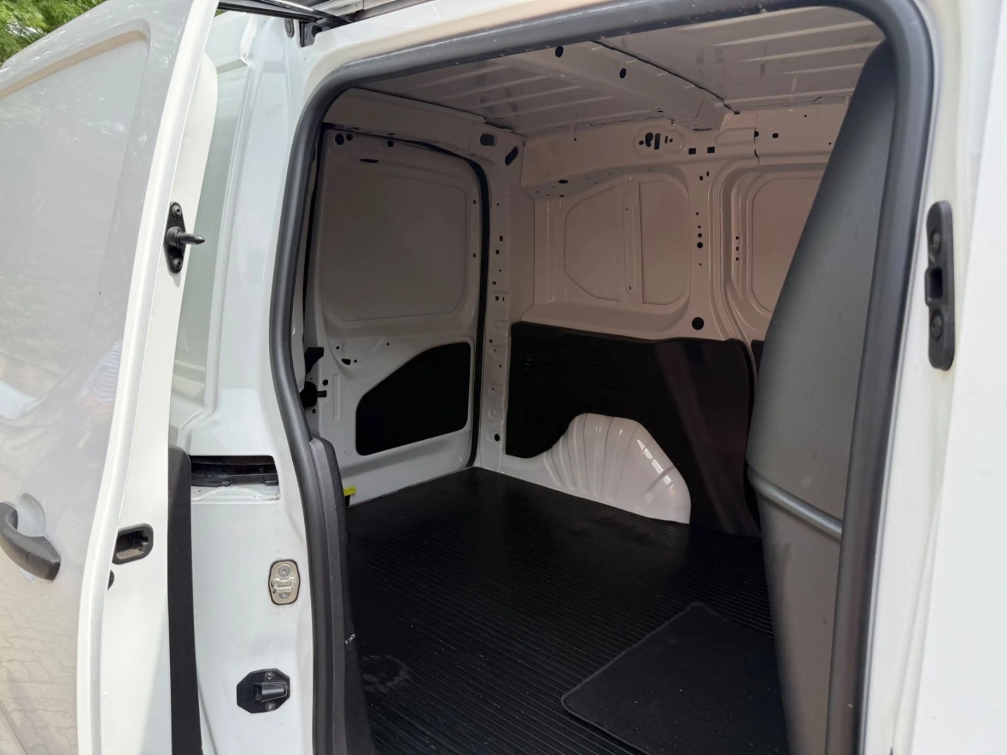 Peugeot Partner PARTNER PRO Benzin VOLL SERVICE KLIMA SHZ 21t KM — photo 9