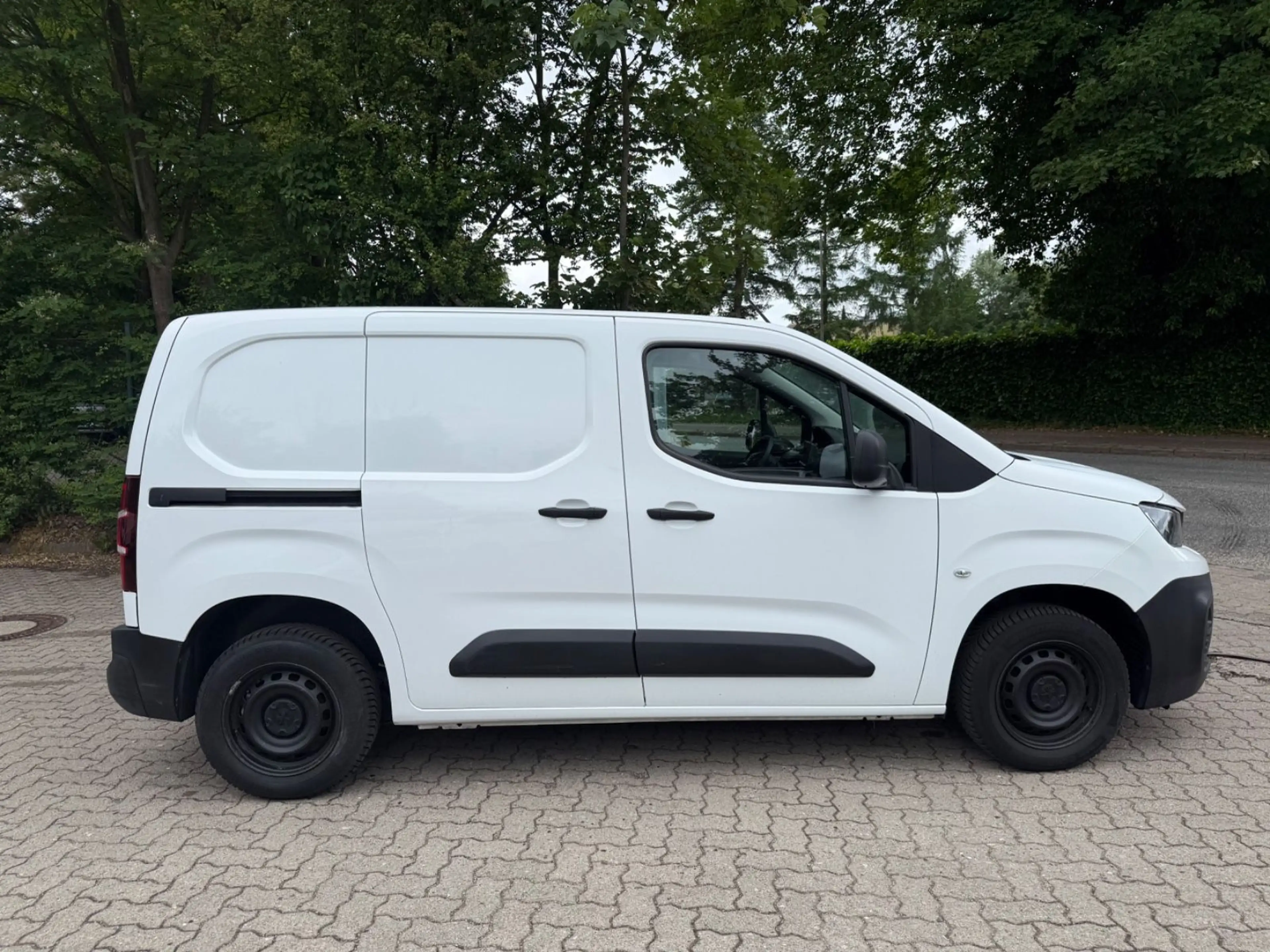 Peugeot Partner PARTNER PRO Benzin VOLL SERVICE KLIMA SHZ 21t KM — photo 4
