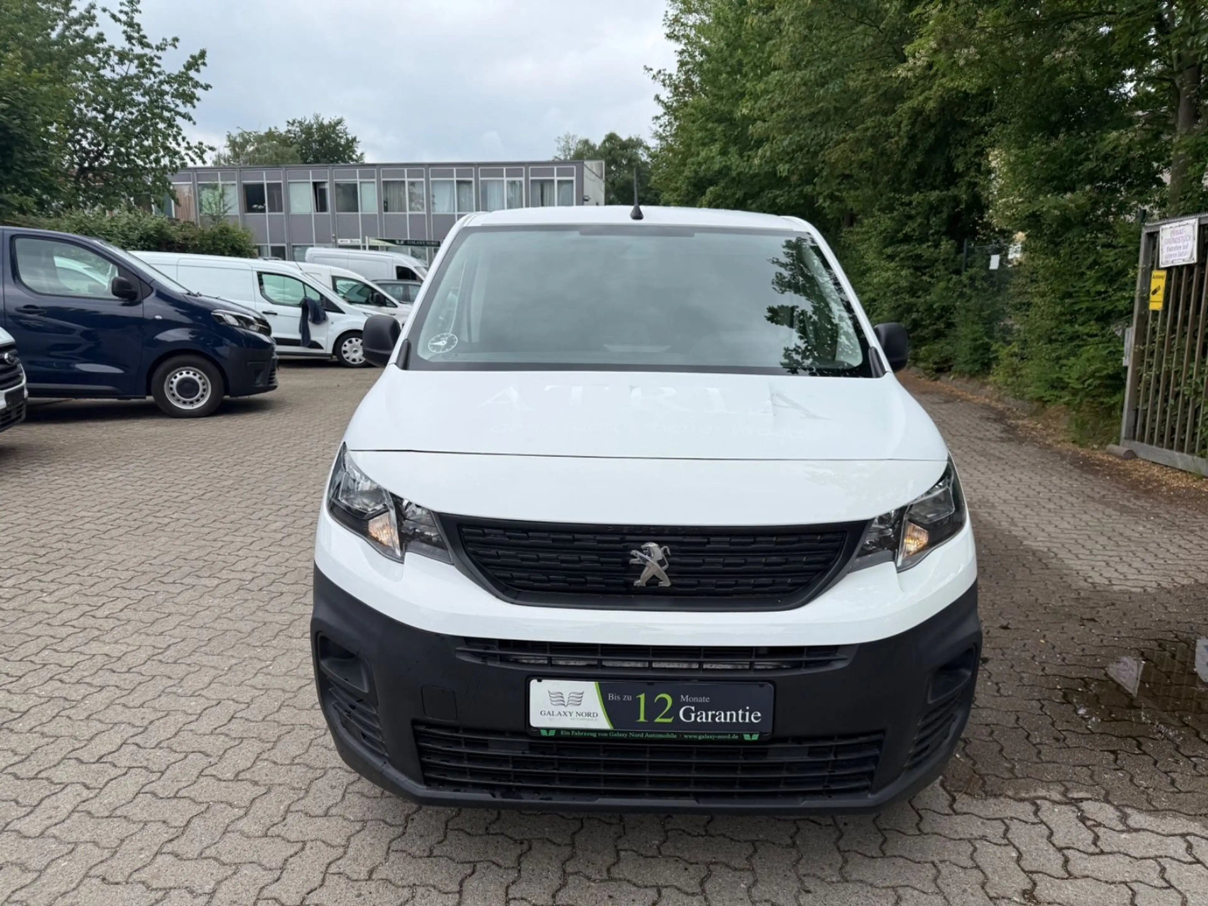 Peugeot Partner PARTNER PRO Benzin VOLL SERVICE KLIMA SHZ 21t KM — photo 2