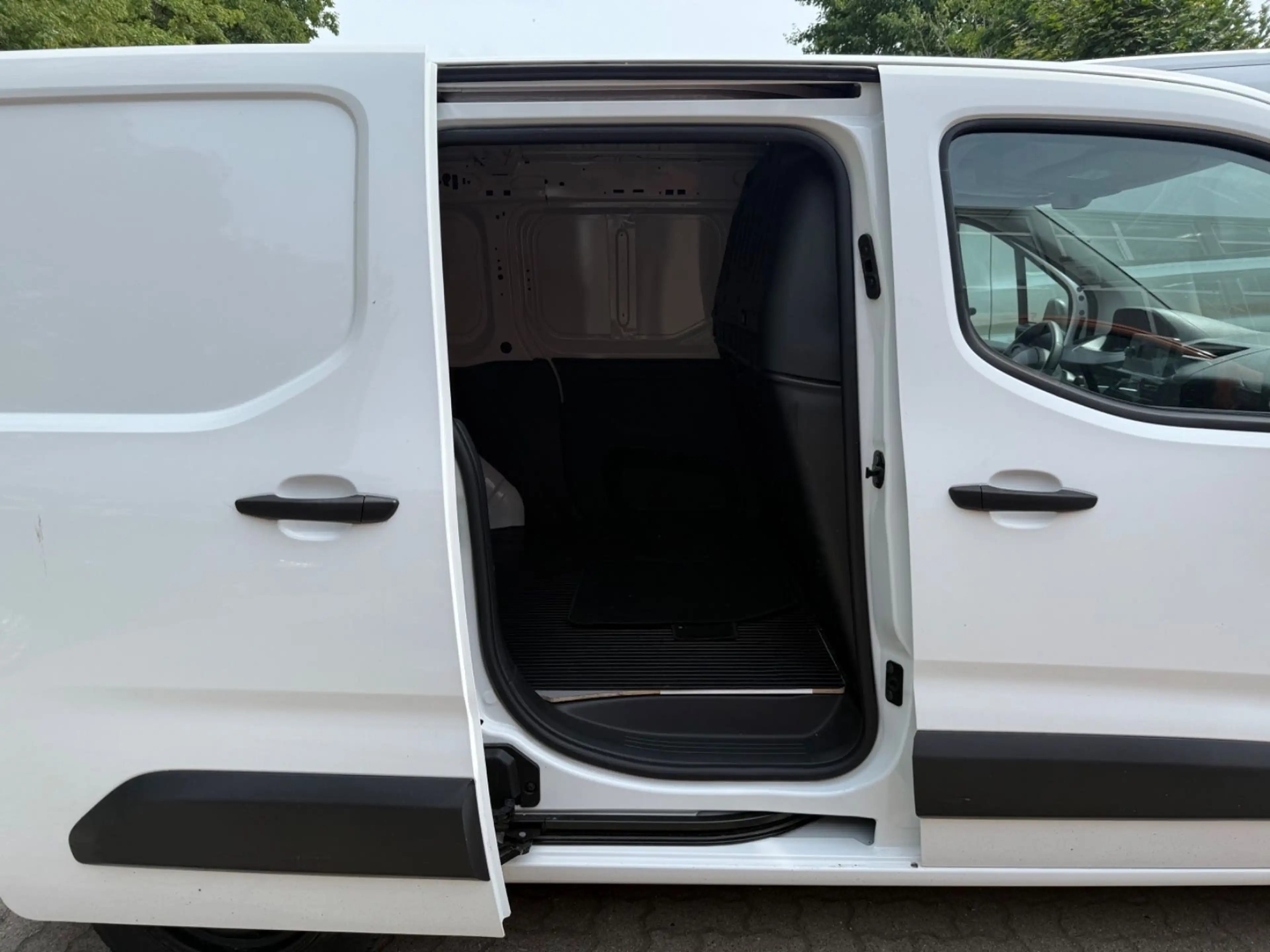 Peugeot Partner PARTNER PRO Benzin VOLL SERVICE KLIMA SHZ 21t KM — photo 8