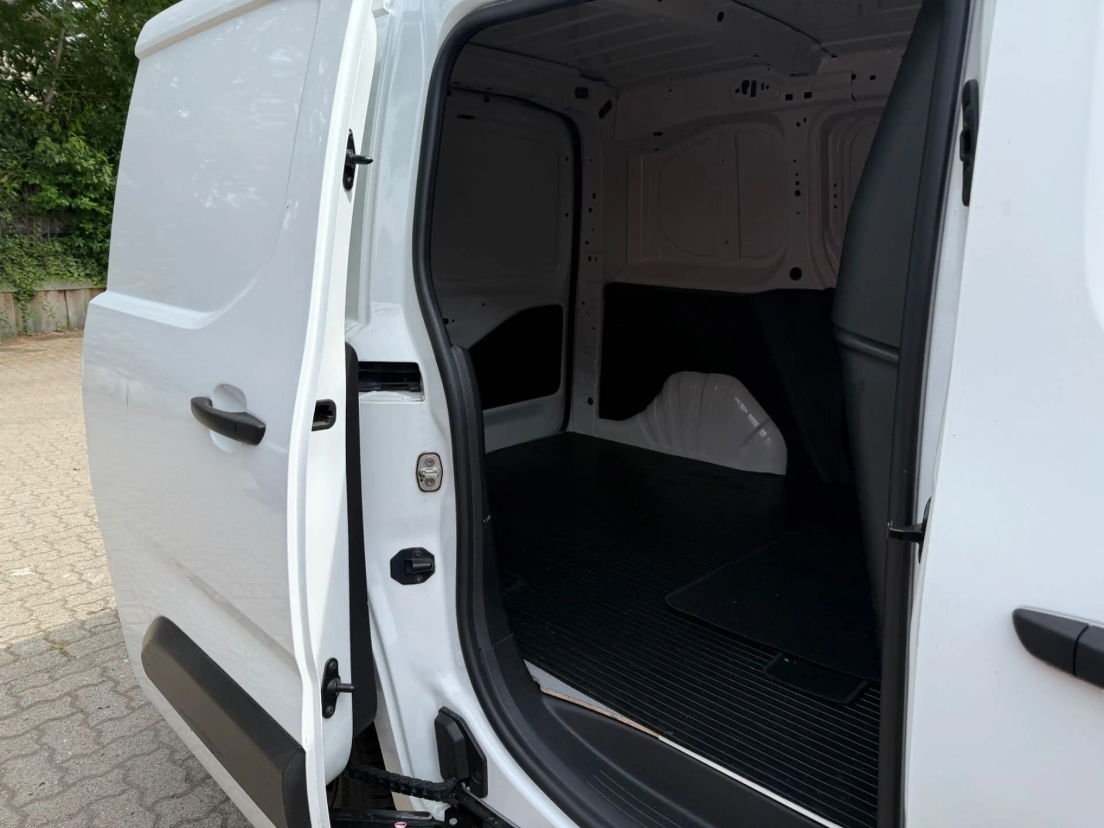 Peugeot Partner PARTNER PRO Benzin VOLL SERVICE KLIMA SHZ 21t KM — photo 10