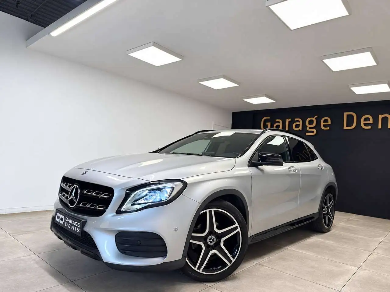 Mercedes-Benz GLA 200