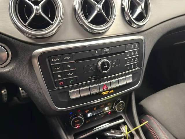 Mercedes-Benz GLA 200 — photo 18