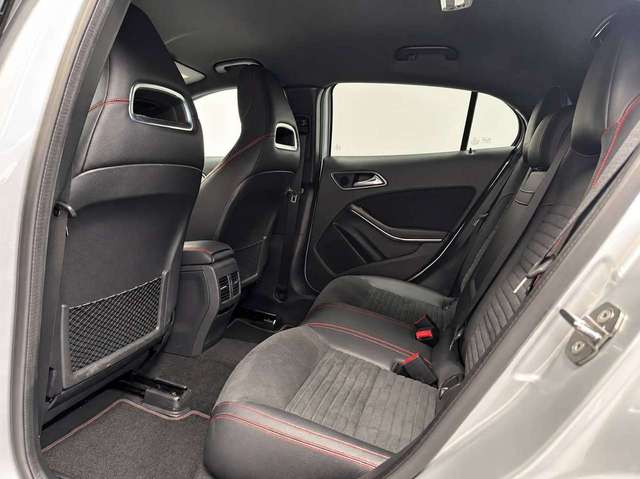 Mercedes-Benz GLA 200 — photo 16