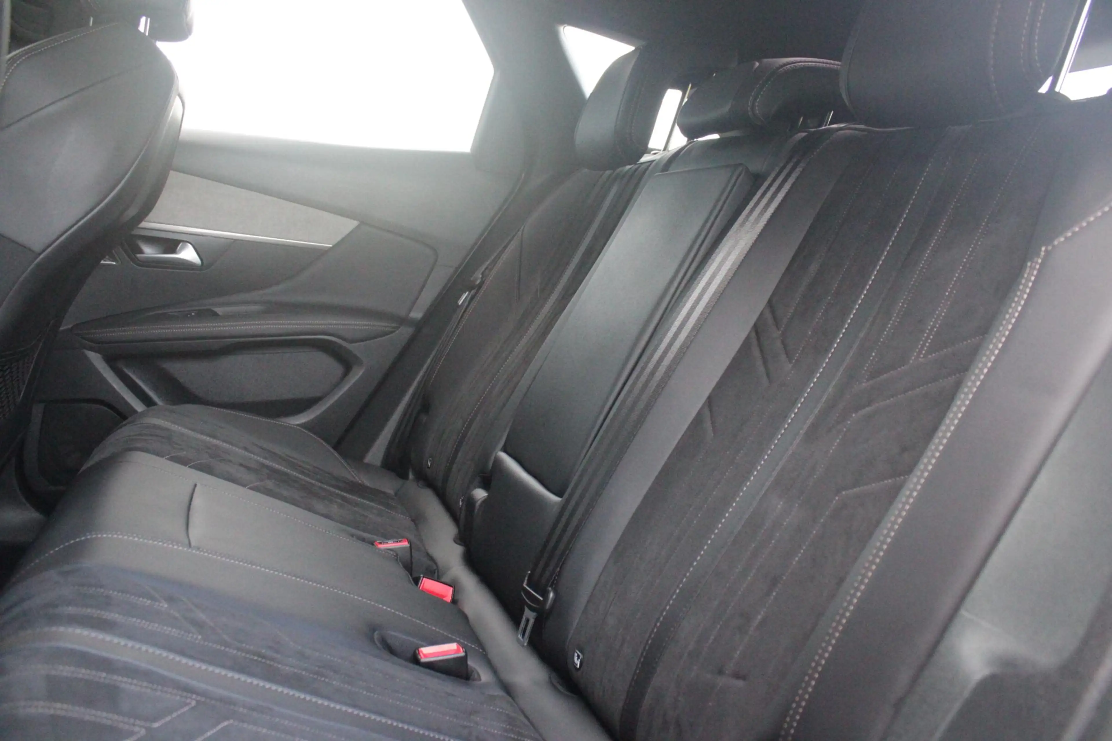 Peugeot 3008 1.6 HYbrid 225PK GT PACK BUSINESS BLACK PACK | AFN — photo 8
