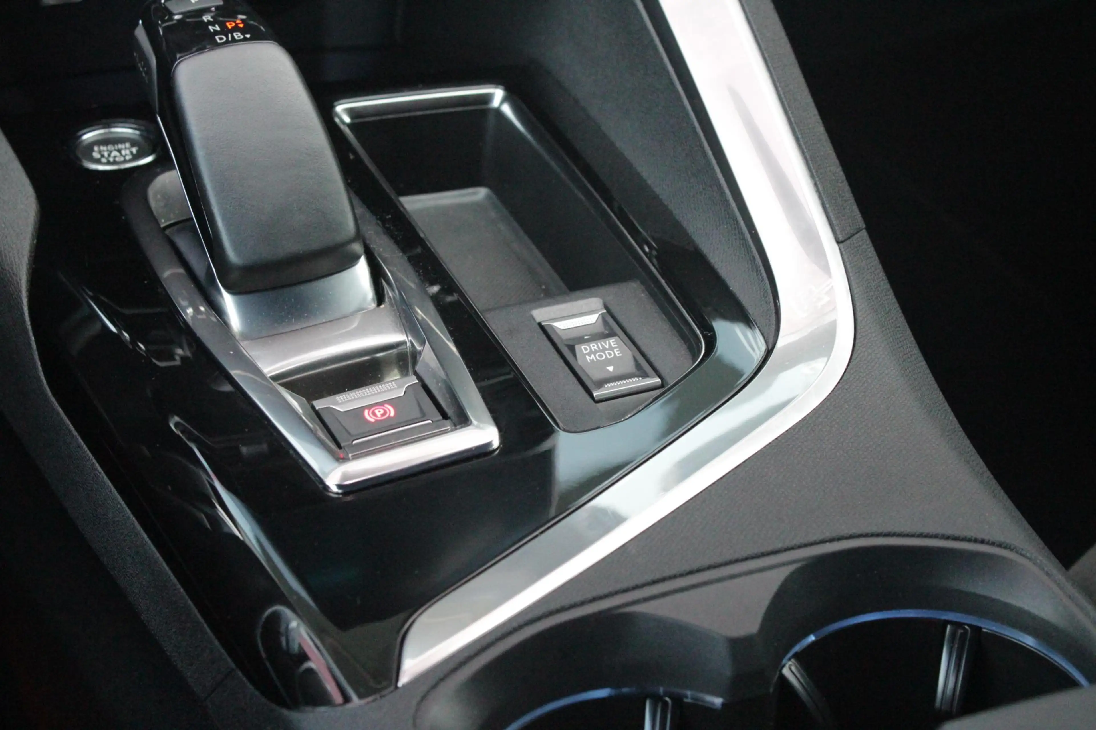 Peugeot 3008 1.6 HYbrid 225PK GT PACK BUSINESS BLACK PACK | AFN — photo 34