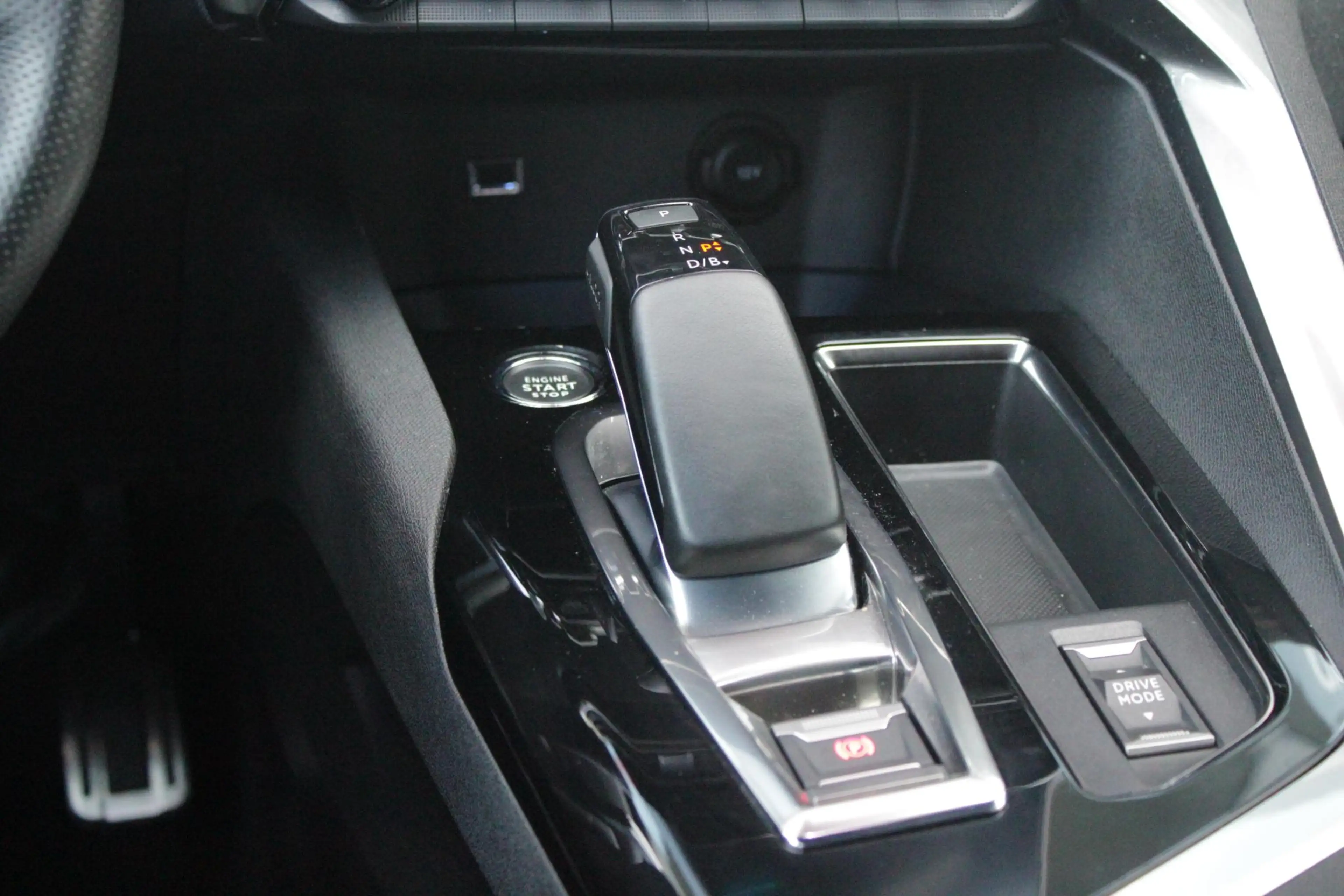 Peugeot 3008 1.6 HYbrid 225PK GT PACK BUSINESS BLACK PACK | AFN — photo 16