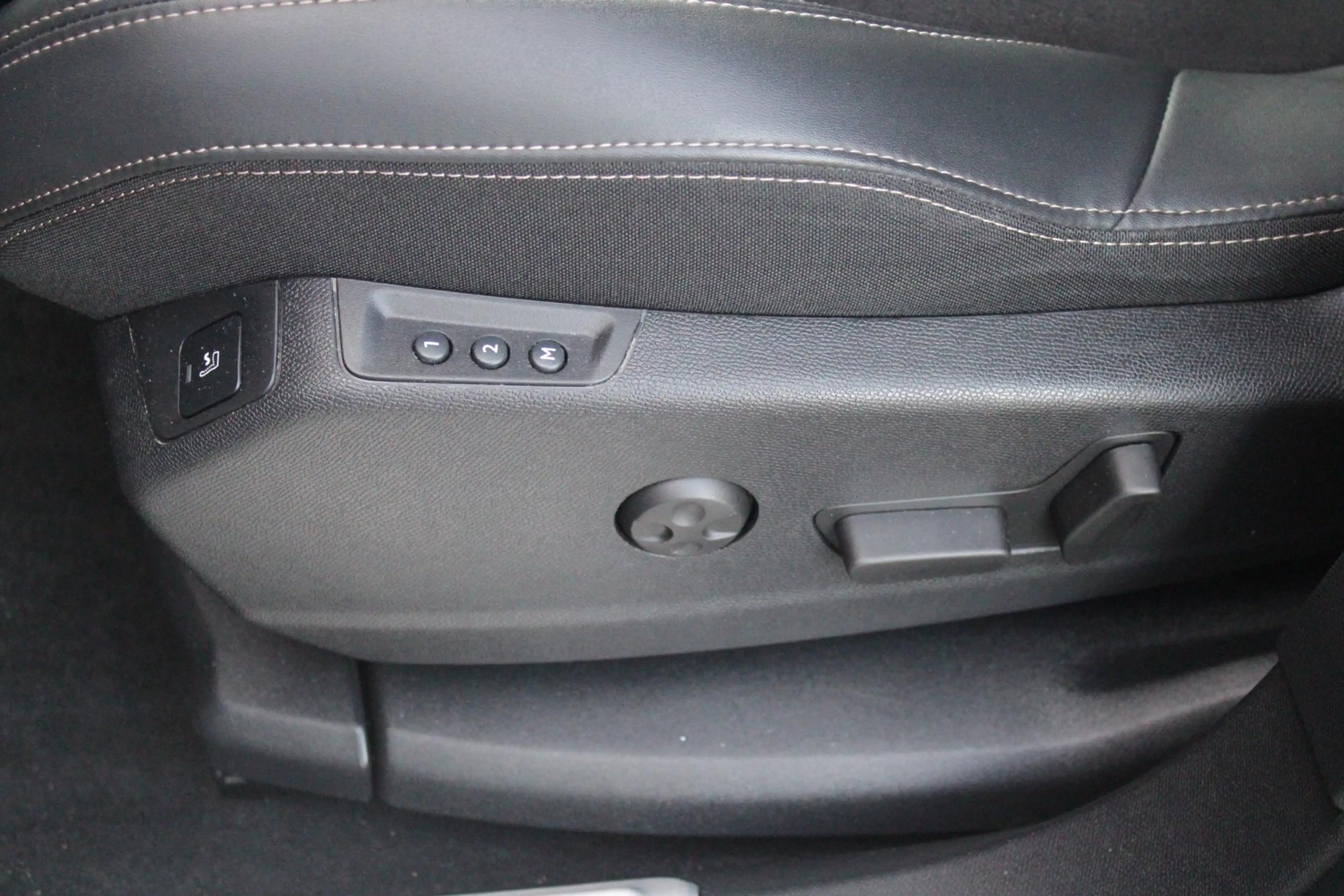 Peugeot 3008 1.6 HYbrid 225PK GT PACK BUSINESS BLACK PACK | AFN — photo 27