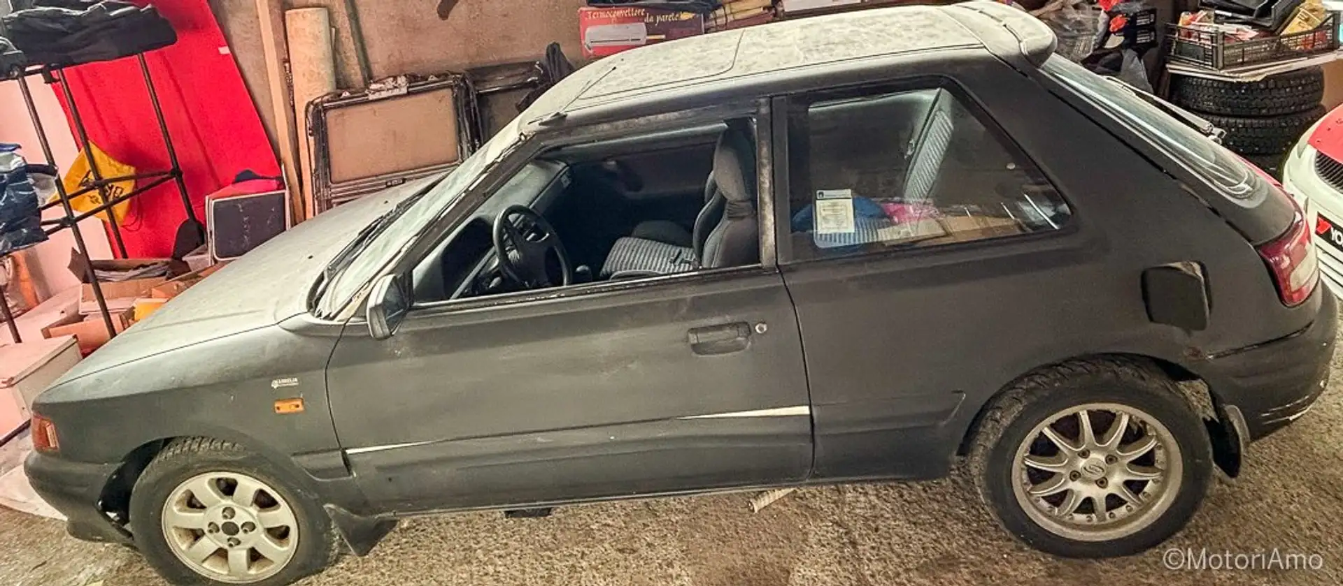 Mazda 323 323 3p 1.8 GT cat. Чорний - 1