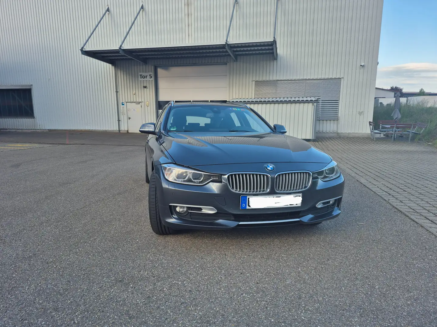 BMW 320 320d Touring xDrive Aut.Modern Line Šedá - 1