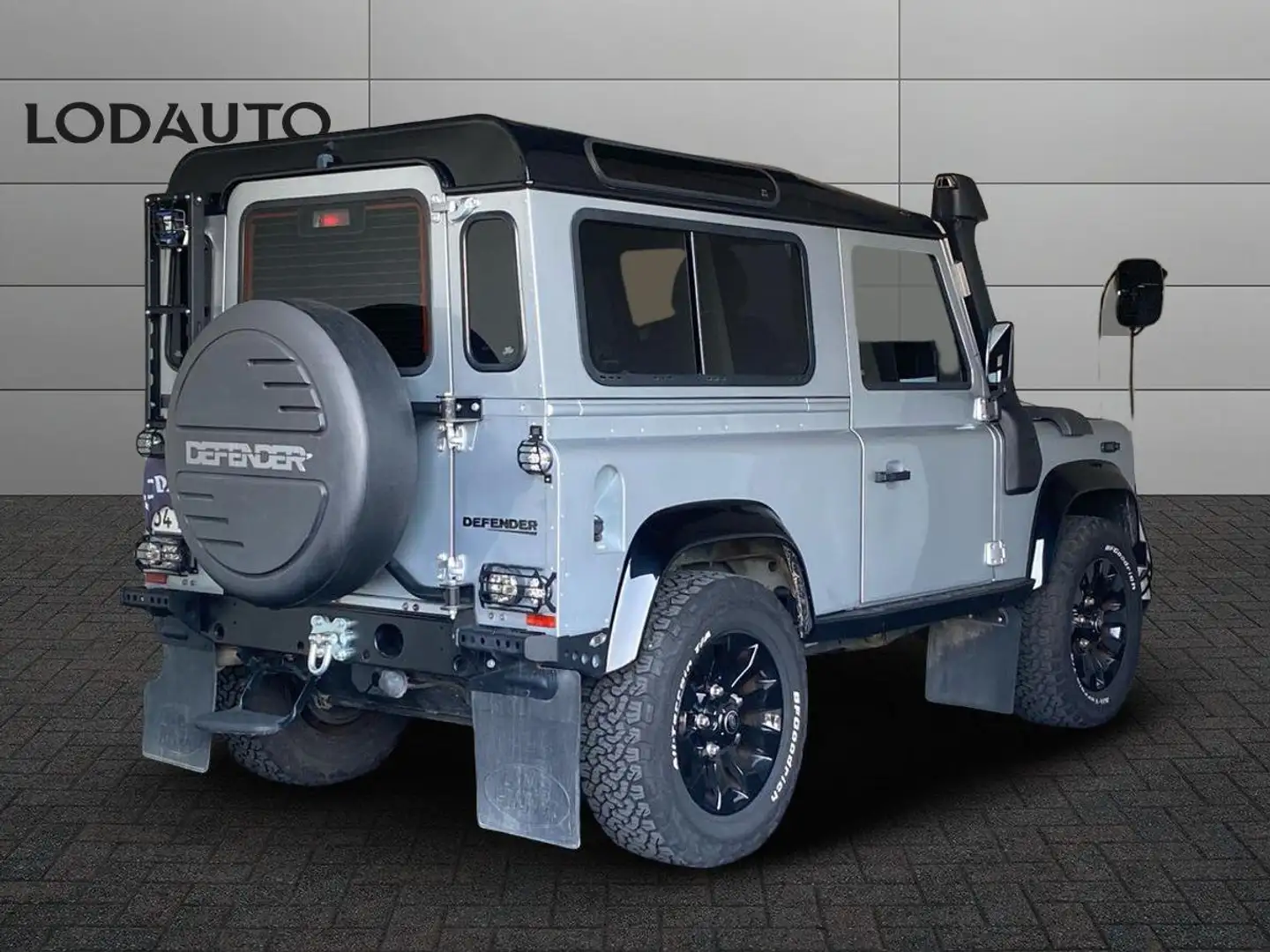 Land Rover Defender Defender 90 2.4 TD4 Station Wagon SE Argento - 2