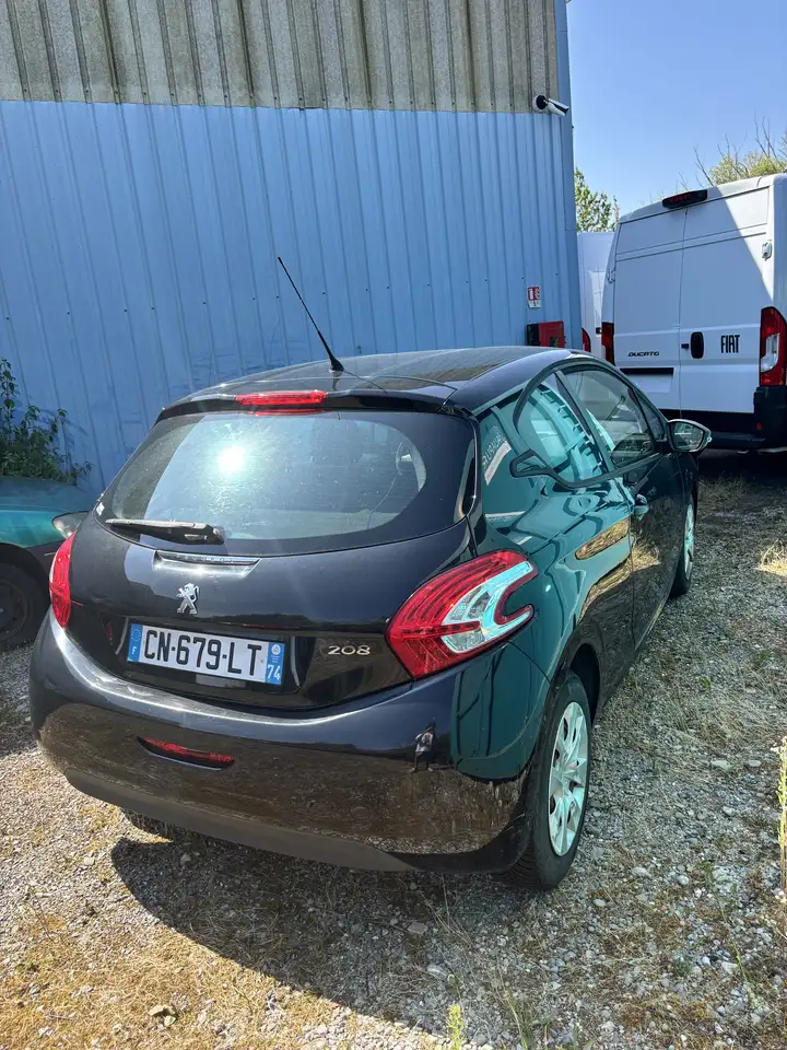 Peugeot 208 208 — photo 2