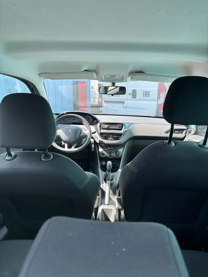 Peugeot 208 208 — photo 5