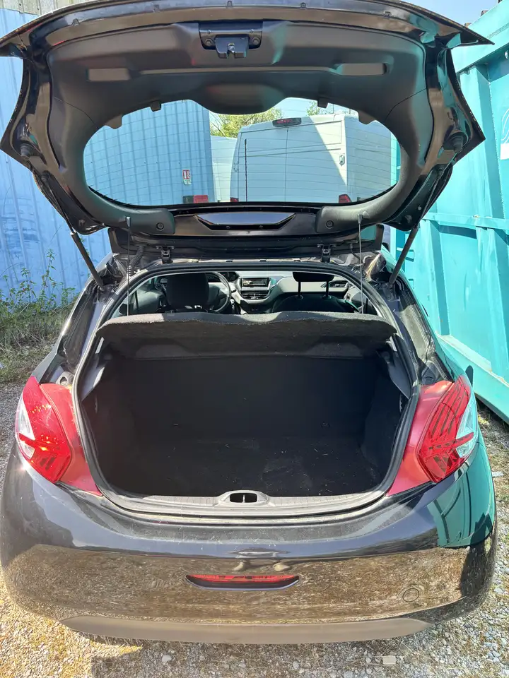 Peugeot 208 208 — photo 4