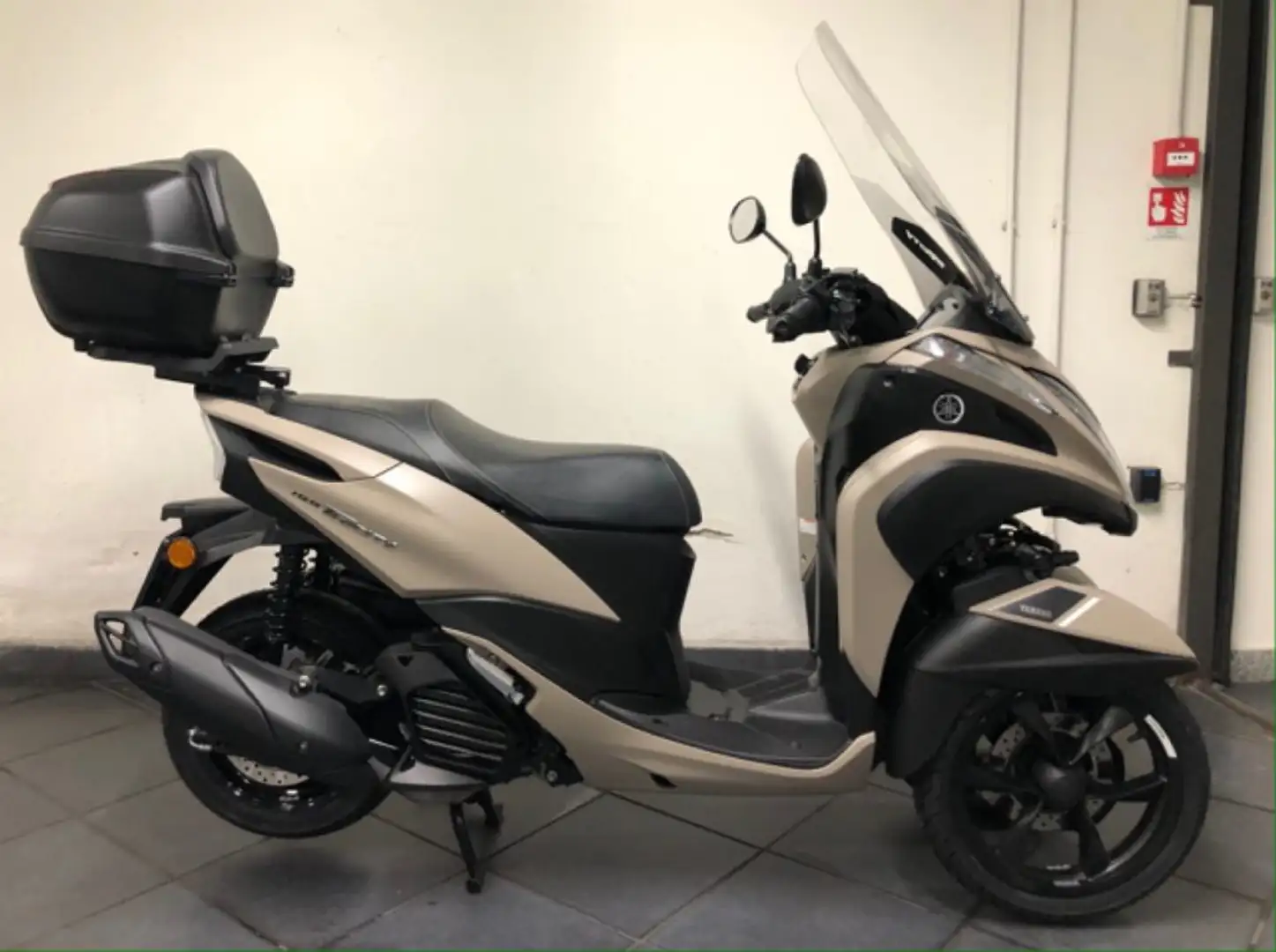 Yamaha Tricity 155 Scooter Beige - 1