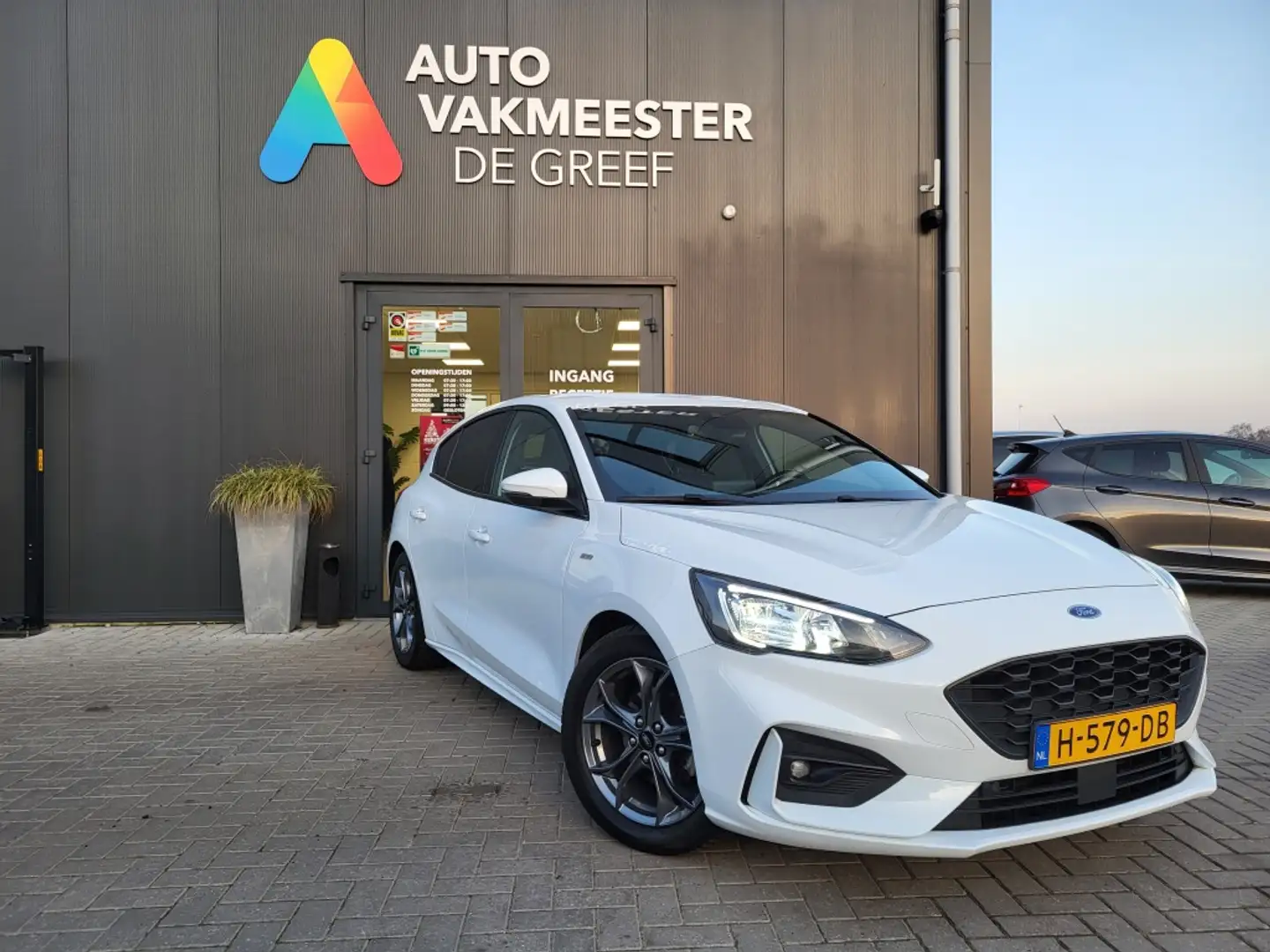 Ford Focus 1.5 Ecoboost 150 pk ST Line Business 1e eig. Winte Blanc - 2