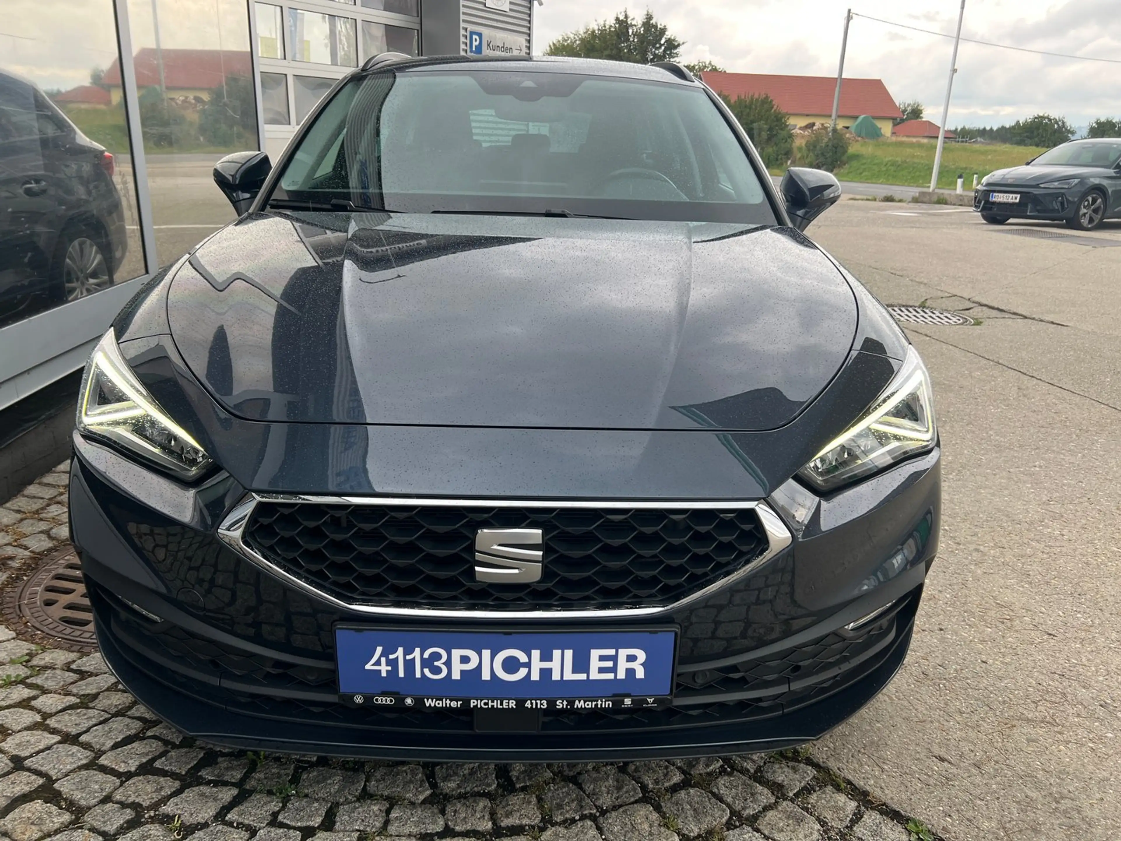 SEAT Leon — photo 2