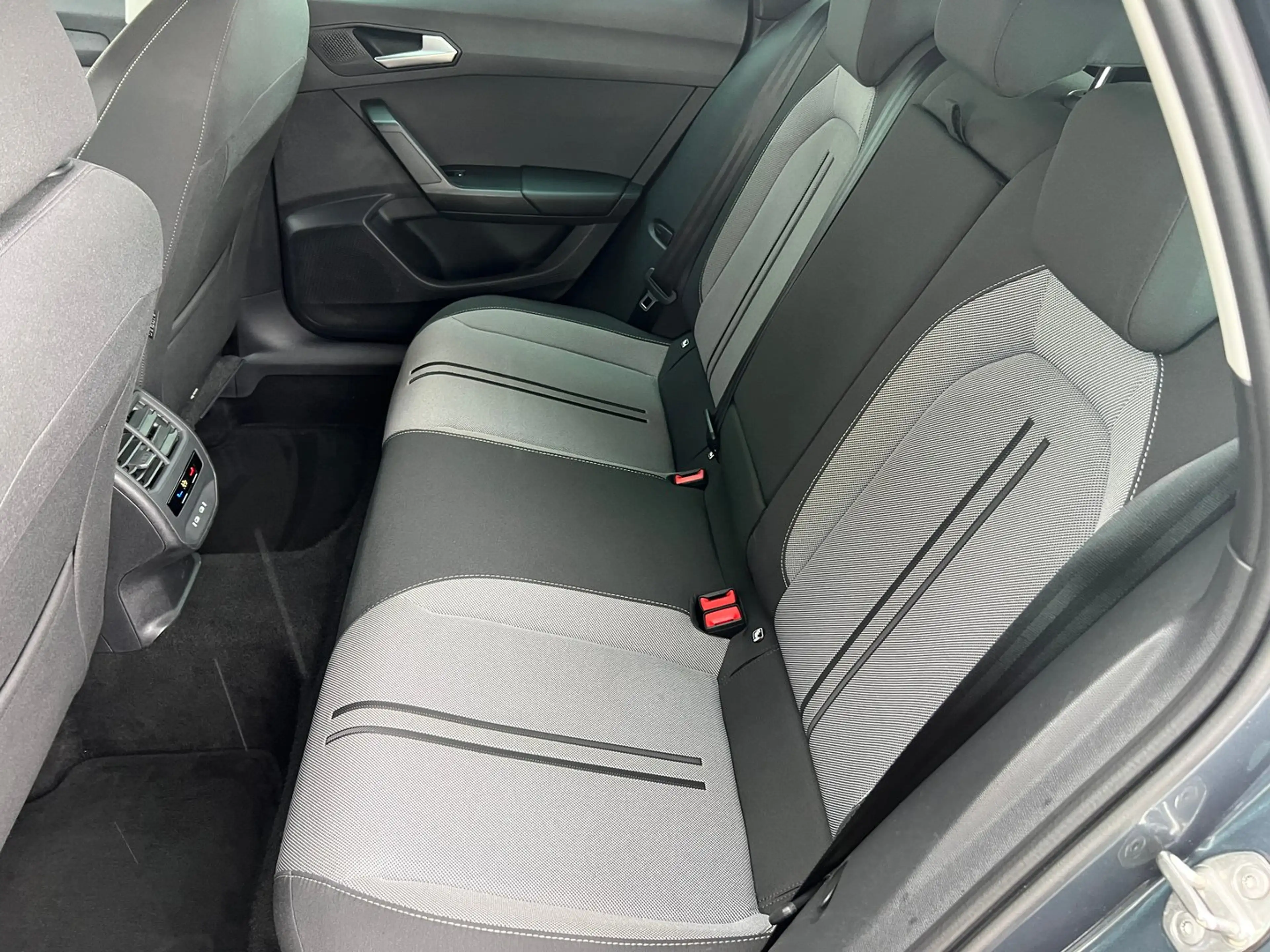 SEAT Leon — photo 6