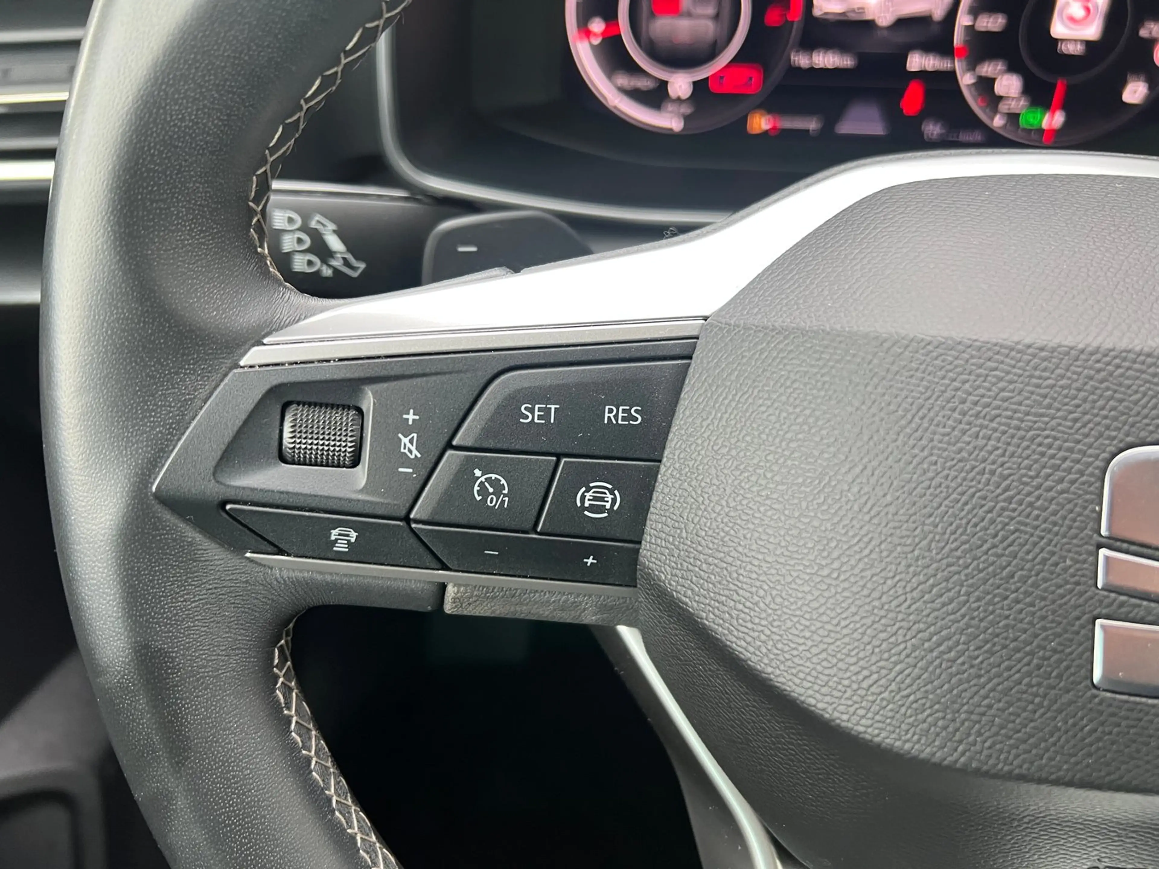 SEAT Leon — photo 10