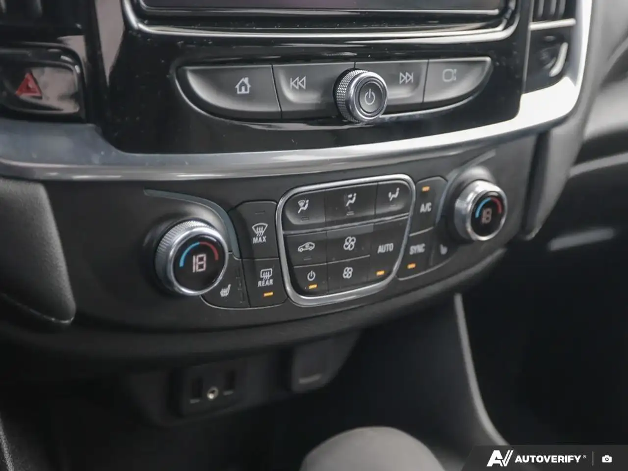 Chevrolet Traverse снимка Chevrolet Traverse