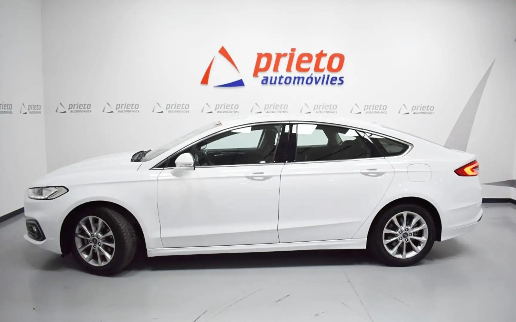 Ford Mondeo 2.0TDCI Titanium 150 (4.75) Blanc - 2
