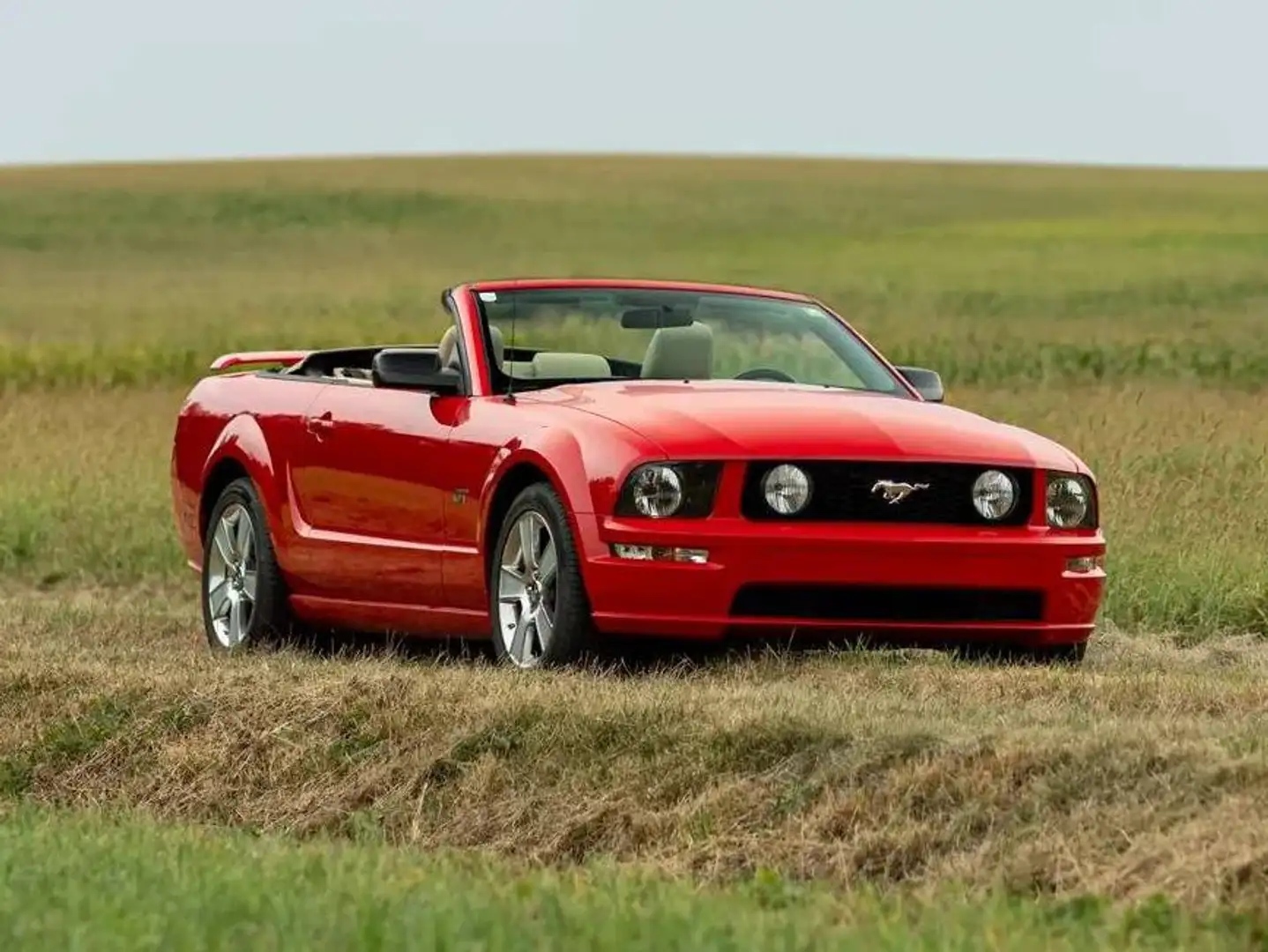 Ford Mustang Mustang Cabrio GT Aut. Rot - 2
