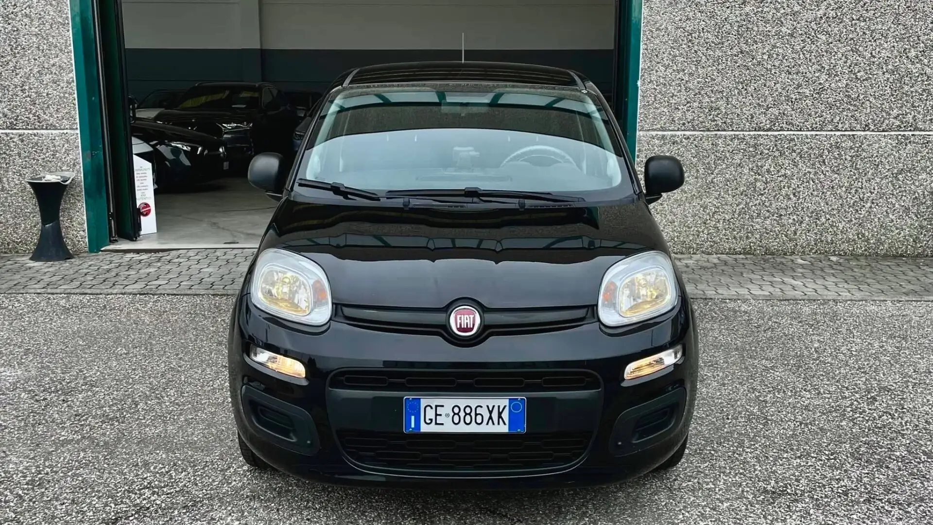 Fiat Panda 1.0 FireFly S&S Hybrid Easy NEOPATENTATO Nero - 2