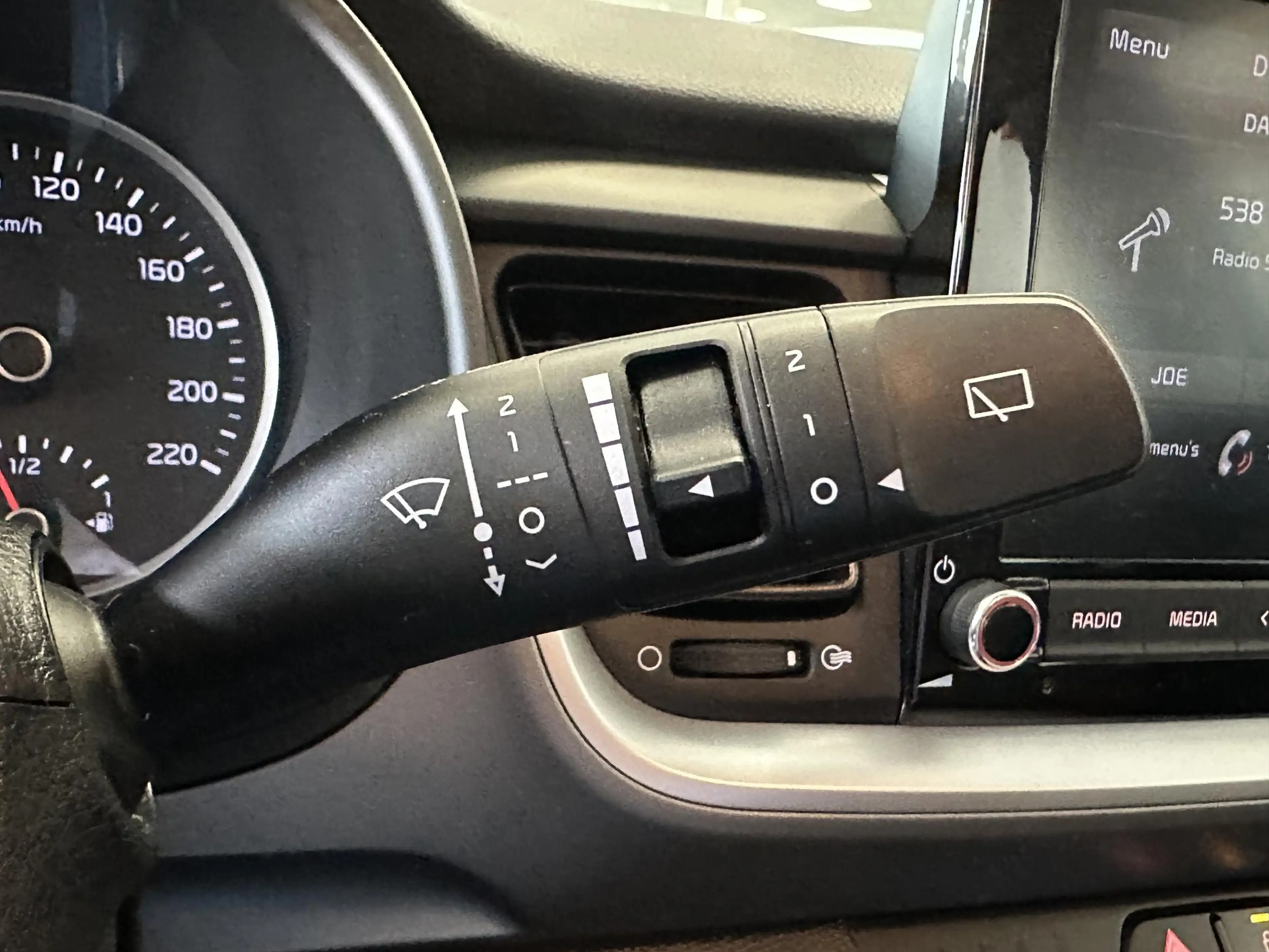 Kia Stonic 1.0 T-GDi MHEV DynamicLine — photo 9