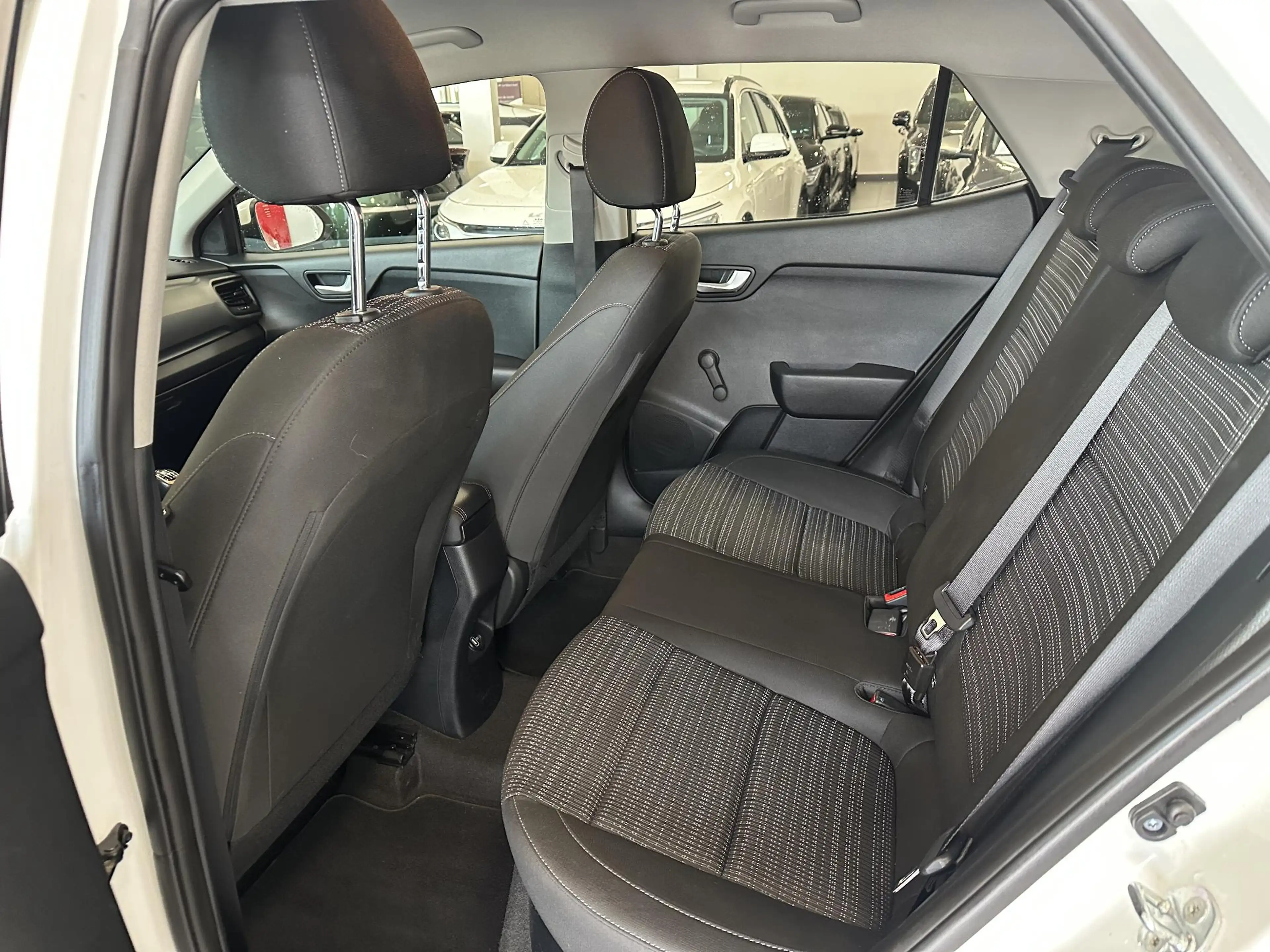 Kia Stonic 1.0 T-GDi MHEV DynamicLine — photo 14