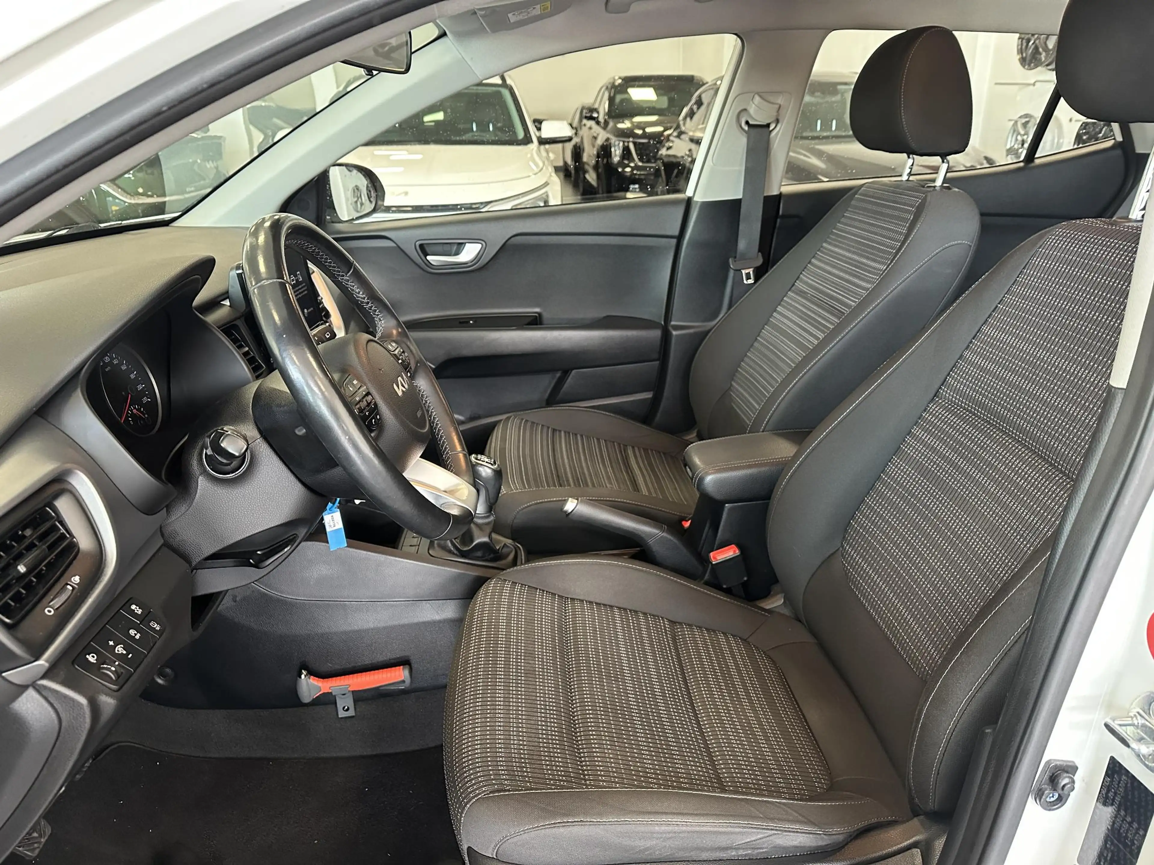 Kia Stonic 1.0 T-GDi MHEV DynamicLine — photo 2