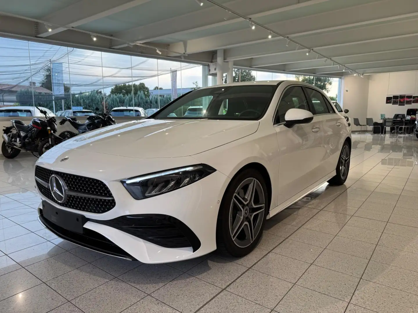 Mercedes-Benz A 200 d Automatic AMG Line Advanced Plus - ANCHE GRIGIA! Grigio - 1