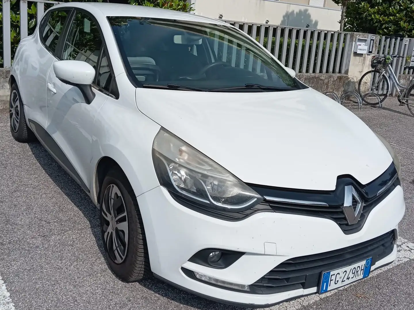 Renault Clio Clio IV 2017 1.5 dci energy Zen 75cv Bianco - 1