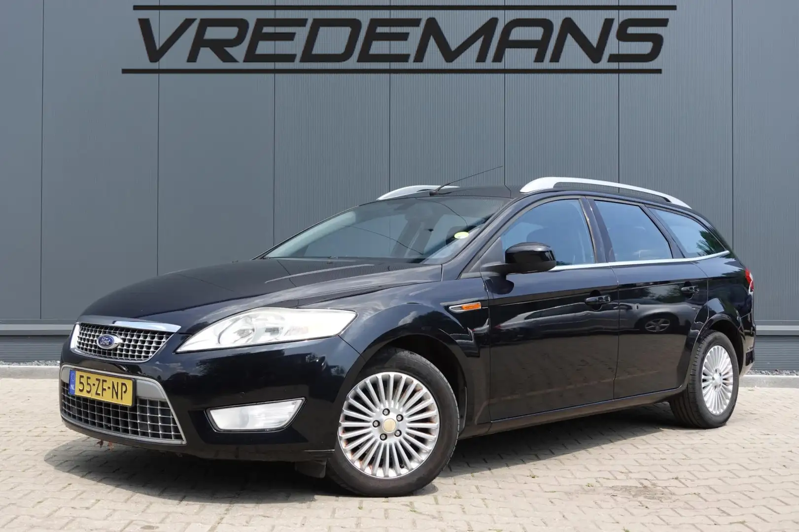 Ford Mondeo Wagon 2.0-16V Titanium Zwart - 1