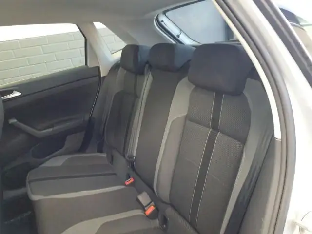 Volkswagen Polo view 9