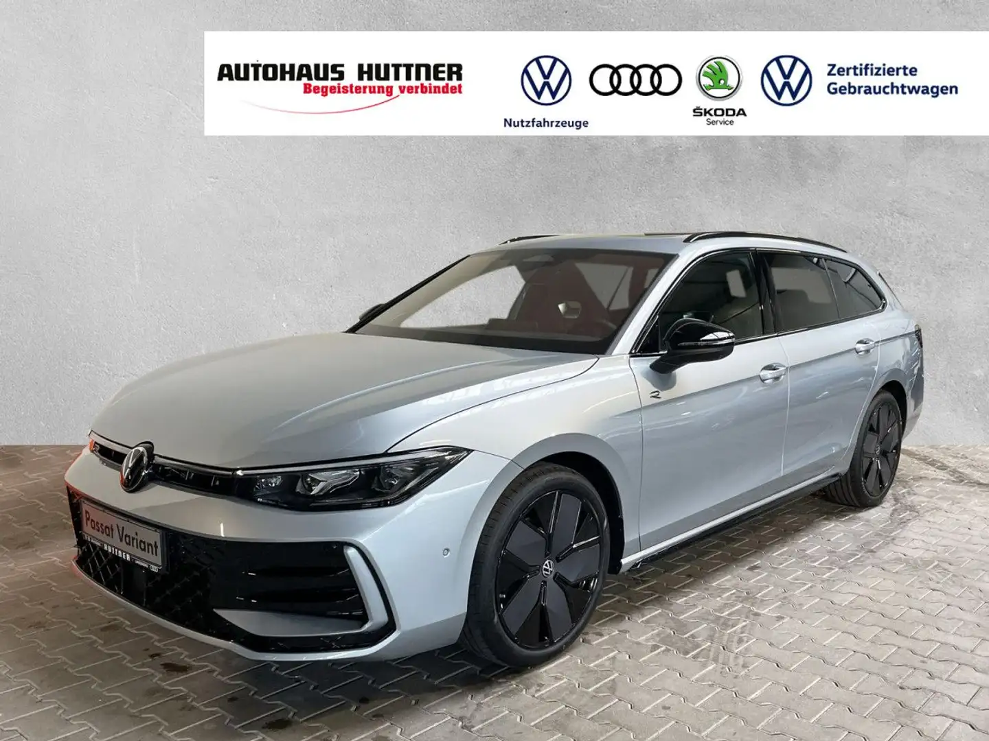 Volkswagen Passat Variant R-LINE 2.0 TDI DSG NAVI LED AHK PDC Silber - 1
