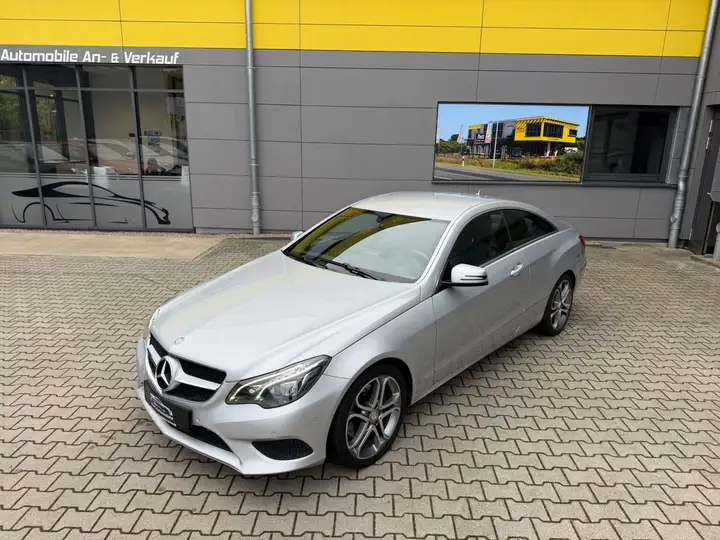 Mercedes-Benz E 200 E Coupe/LEDER/LED/KAMERA/2.HAND/TEMPOMAT