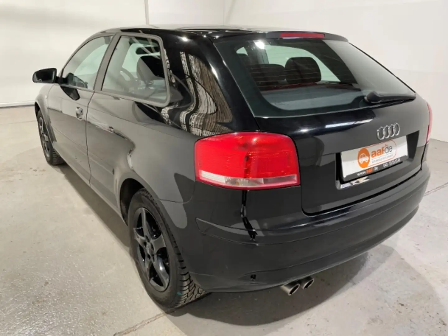 Audi A3 2.0 FSI Attraction Automatik  eFH ZV el.SP Spieg. Noir - 2