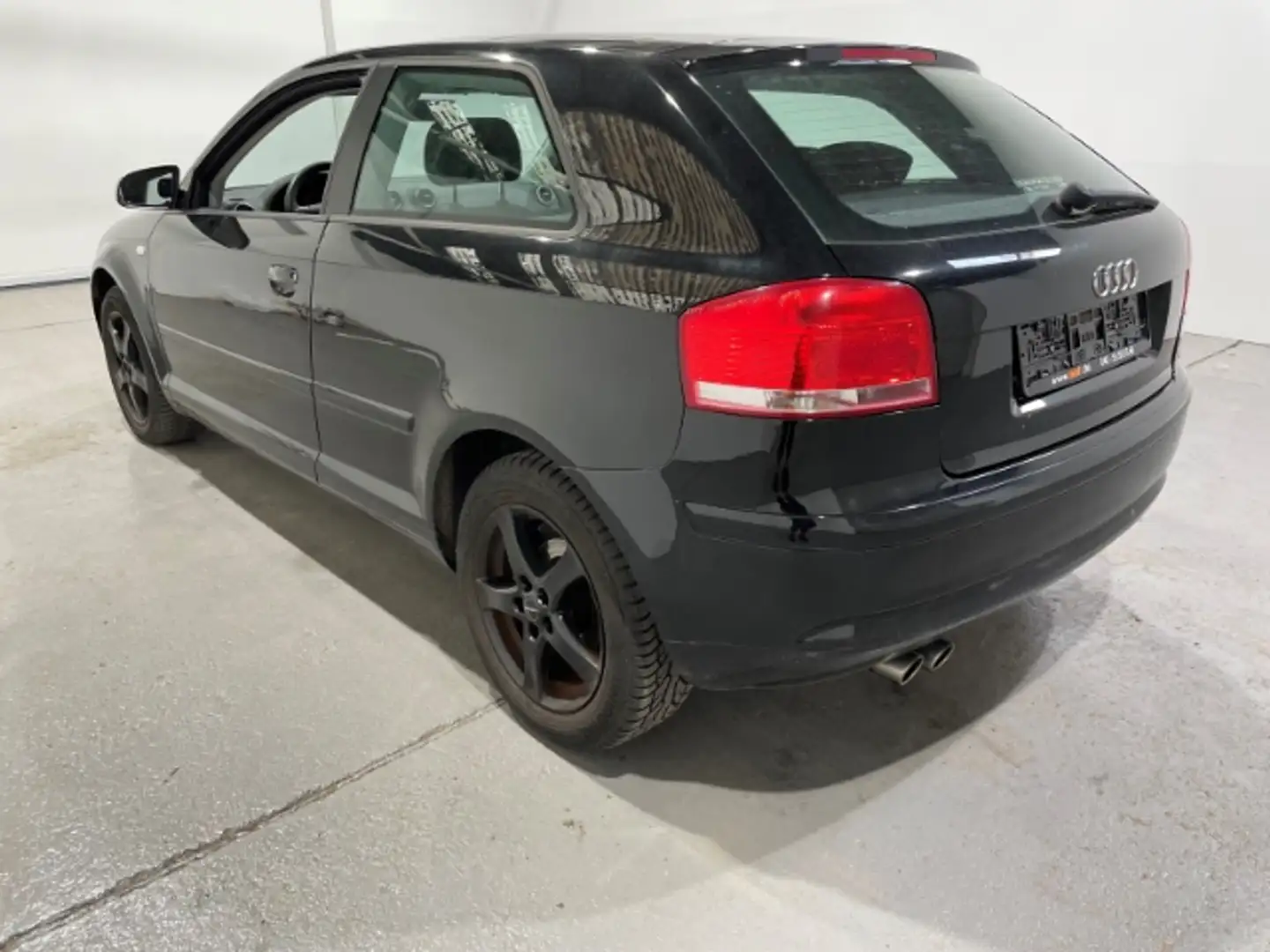Audi A3 2.0 FSI Attraction Automatik  eFH ZV el.SP Spieg. Schwarz - 2