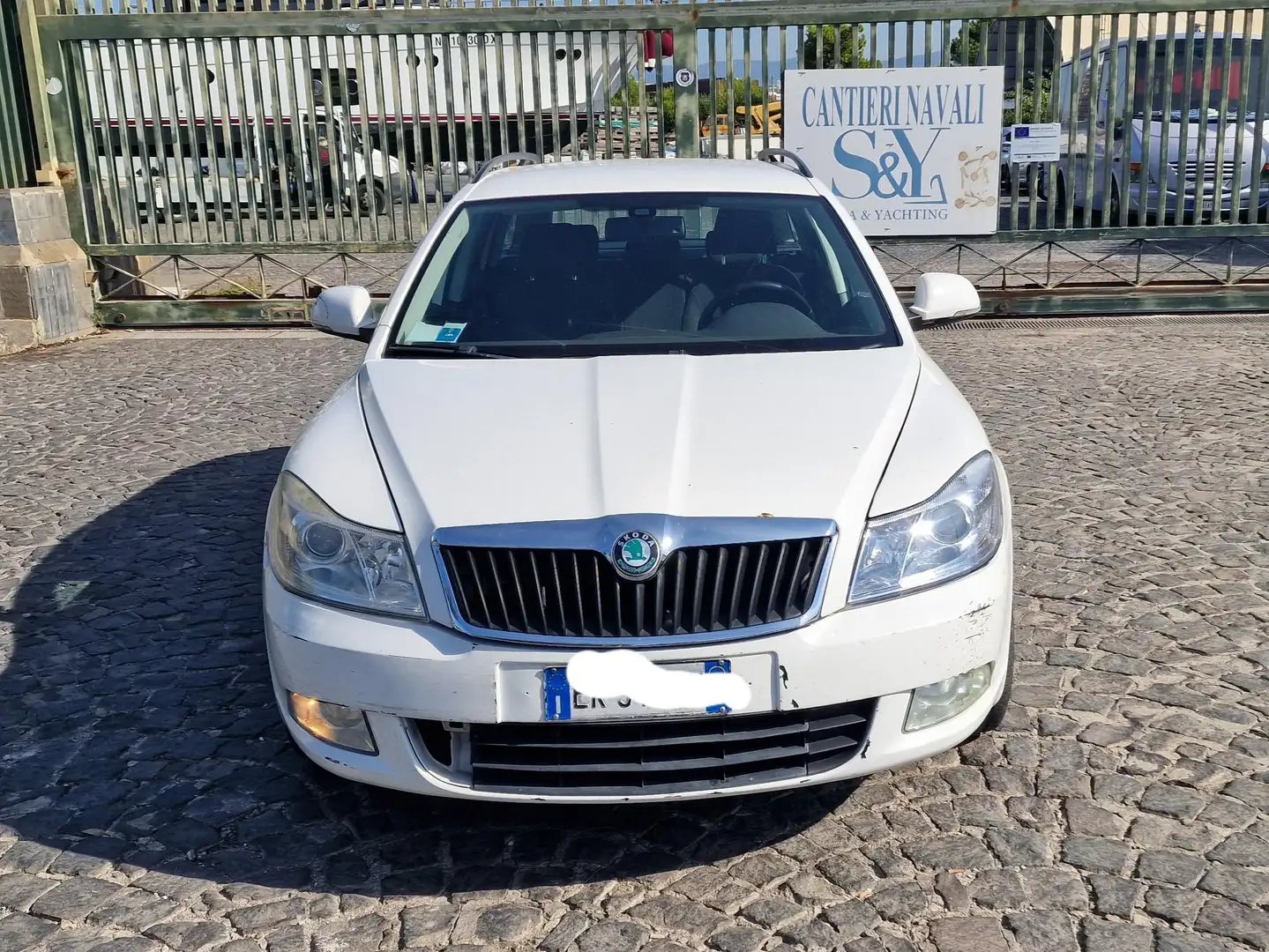 Skoda Octavia Octavia Wagon 1.6 tdi cr Ambition 4x4 Weiß - 2