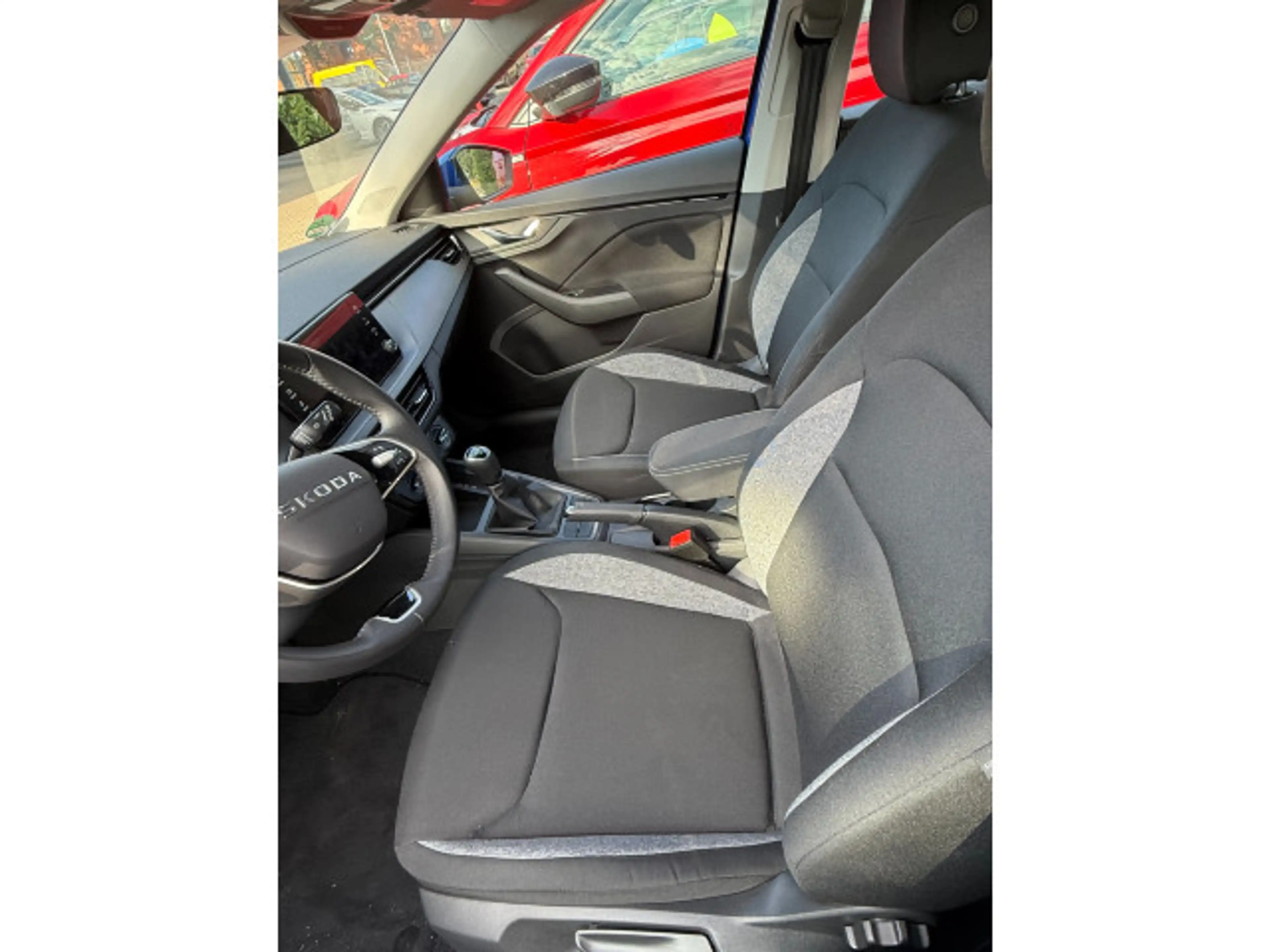 Skoda Scala 1.0 TSI Essence — photo 4