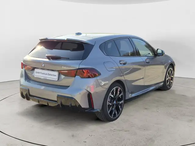 BMW 1 Series view 4