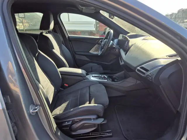 BMW 1 Series view 9