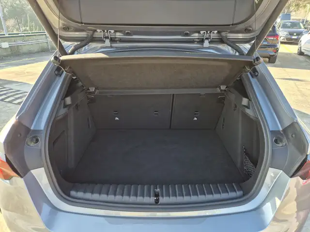 BMW 1 Series view 12