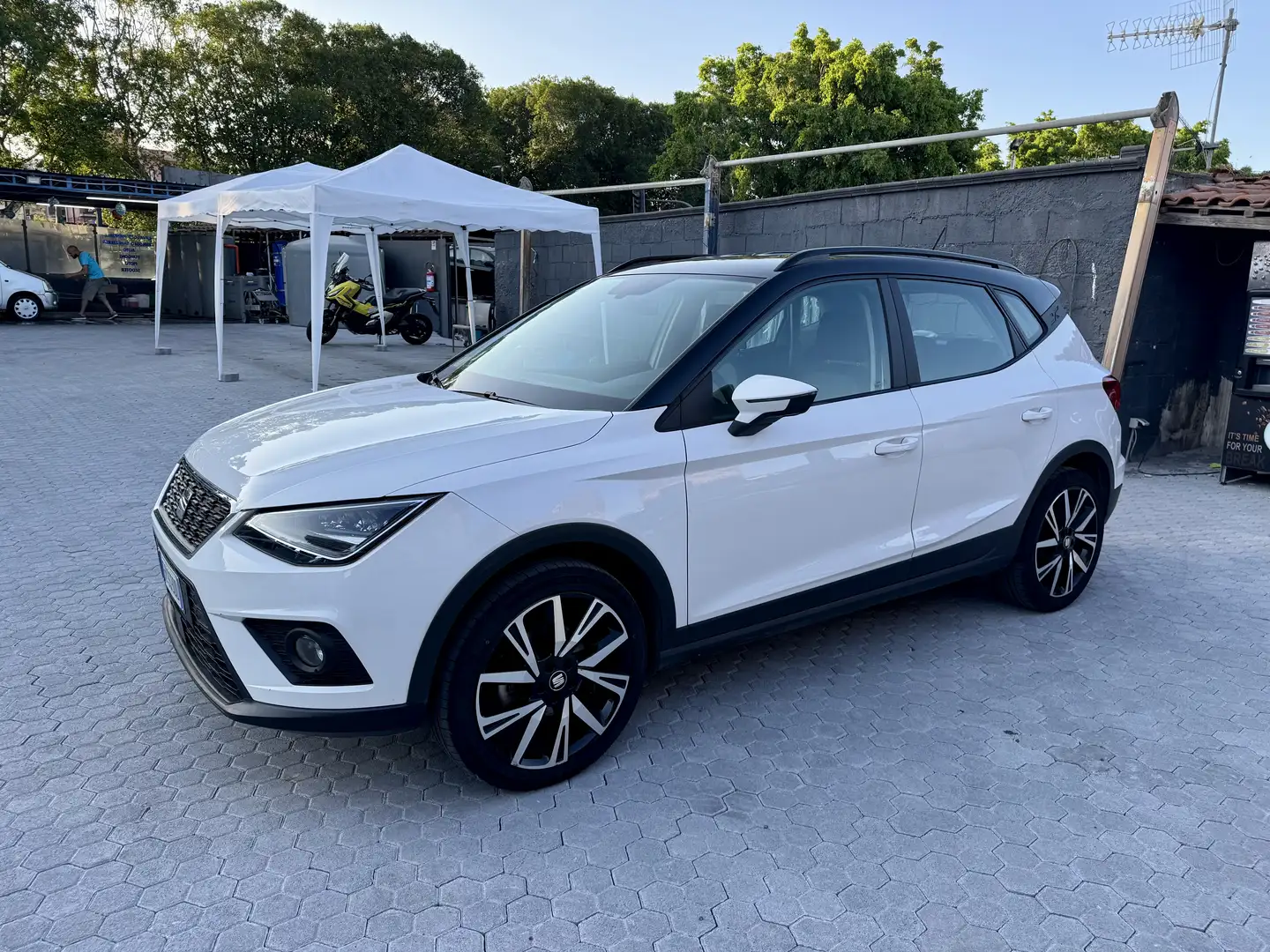 SEAT Arona 1.0 tgi Black Edition 90cv - 1